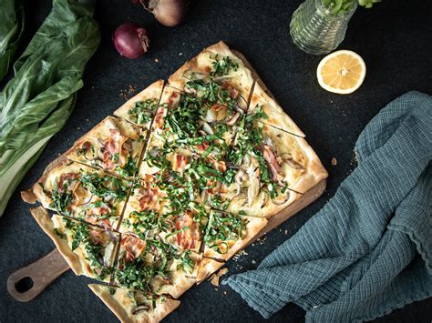 Flammkuchen Mit Pilzen Mangold Und Bacon Rezept Mit Video Kitchen