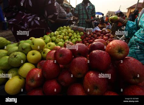 Layers Of Apple And Other Fruits At An Open Market Stock Photo Alamy