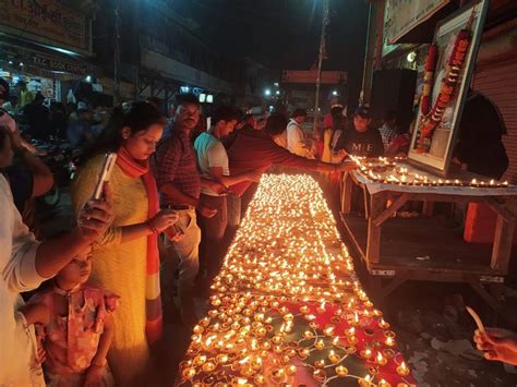 Celebrated Festival By Lighting 31000 Lamps In Ancient Siddhpeeth