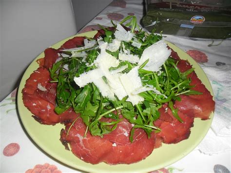 mamma sciaury Bresaola con rucola e scaglie di parmigiano perché da