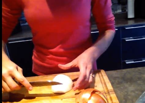 The Best Way to Dice an Onion - Learn from a Chef!