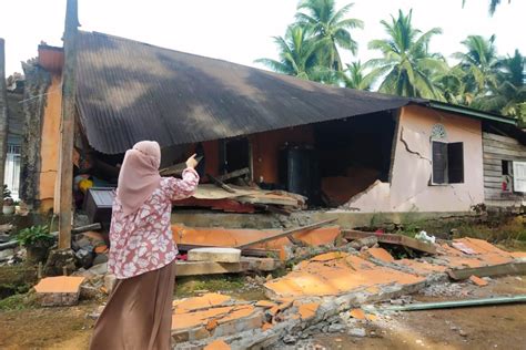 Ribuan Rumah Rusak 18 Orang Tewas Dampak Gempabumi Sumatera Barat