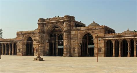 10 Mosques In India That Were Built Over Hindu Temples