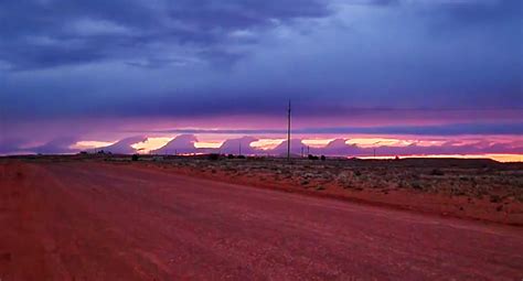 Incredible photo captures 'extremely rare' phenomenon in Aussie outback ...