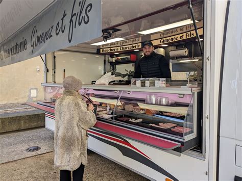 Nouveaut Sur Le March Stand Boucherie Et Charcuterie Et Stand De