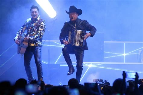 Los Tigres del Norte siguen en el número uno con Pan y miel Lado mx