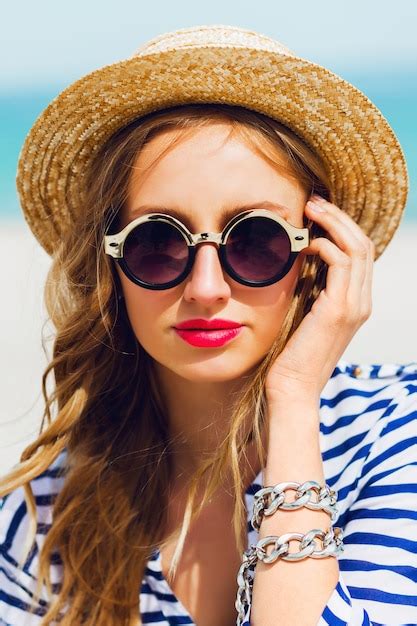 Images de Lunettes Soleil Femme Téléchargement gratuit sur Freepik