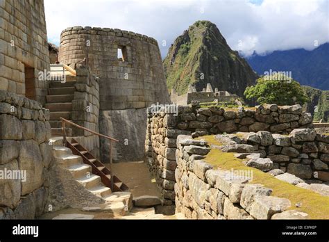 Templo del sol machu picchu fotografías e imágenes de alta resolución