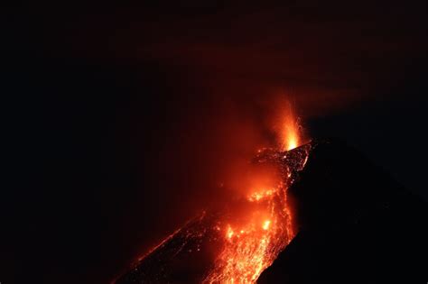 New lava dome at the crater of Mayon Volcano, guarded – Filipino News