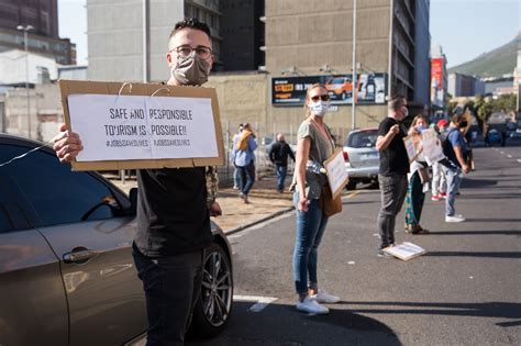 At least four arrested during #ServeUsPlease protest | GroundUp