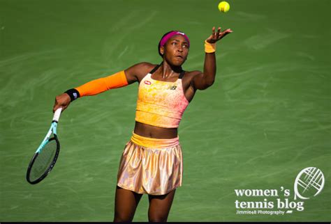 Coco Gauff's special New Balance clothes and signature tennis shoes ...