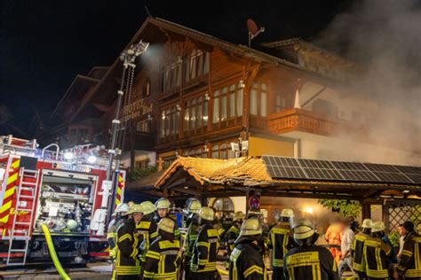 Hotel Brennt Hunderte G Ste Und Mitarbeiter Evakuiert