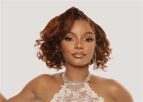 Halle Bailey Met Gala Hairstyle Looks Straight But With Locs