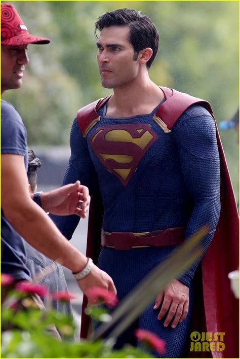 Tyler Hoechlin Films a Big Fight Scene in His 'Superman' Suit!: Photo ...