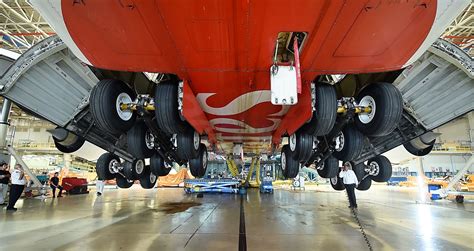 How Emirates Undertakes Airbus A380 Landing Gear Changes