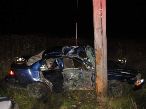 Troy Woman 19 Dies Following Single Car Crash In Benton Authorities Say