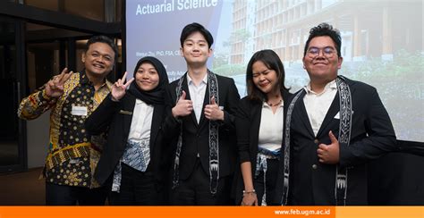 Tim Feb Ugm Raih Juara Kompetisi Bisnis Internasional Ntu Gaip Di