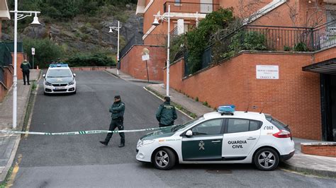 Detenidos Los Dos Hijos Menores De Una Mujer Hallada Muerta Con Signos