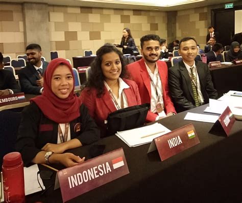 Awmun Iii Di Bali Mahasiswa Fh Uwm Menjadi Salah Satu Delegasi