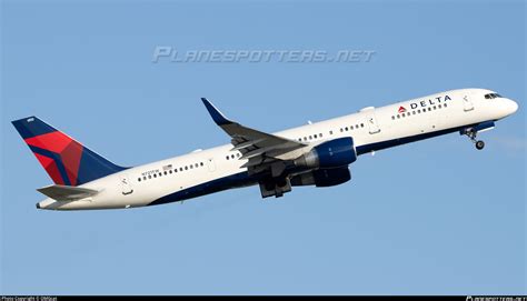 N721TW Delta Air Lines Boeing 757 231 WL Photo By OMGcat ID 1512493