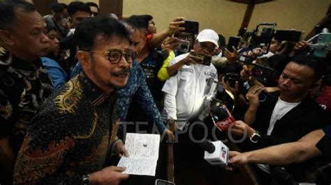 Ekspresi Syahrul Yasin Limpo Saat Divonis 10 Tahun Penjara Tempo Co