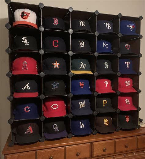 The Baseball Cap Display : r/baseballunis