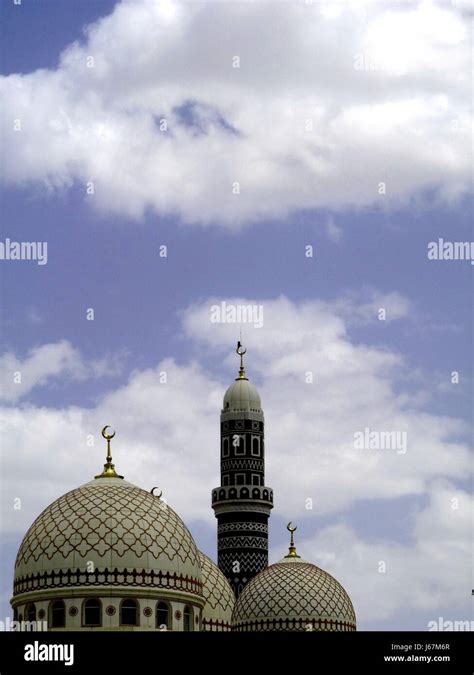 mosque in sanaa Stock Photo - Alamy