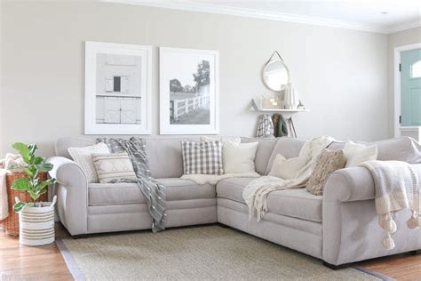 How To Choose The Best Throw Pillows For A Gray Couch