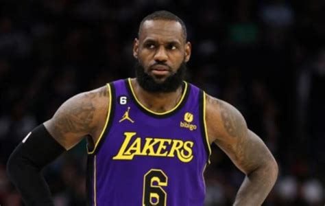 Nba 詹姆斯手感火熱8中6單節14分，湖人首節領先7分，柯瑞帶隊苦苦追分！（影） 黑特籃球 Nba新聞影音圖片分享社區