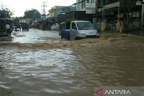 Lima Daerah Di Kaltim Diprakirakan Hujan Petir Pada Senin Antara News