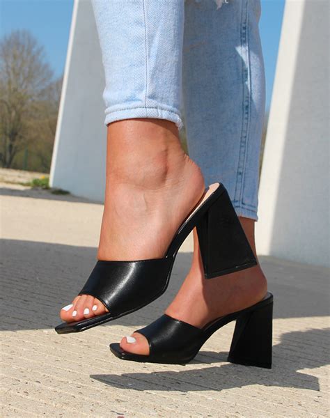 Mules Noires Talon Triangulaire