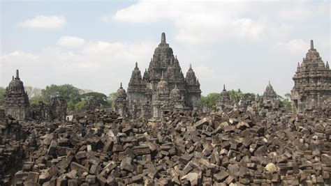 Candi Sewu, Yogyakarta, Indonesia | Curious Cat Travel Photo Blog