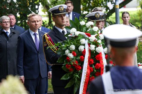 Prezydent Upami Tni Ofiary Sowieckiej Agresji Na Polsk Aktualno Ci