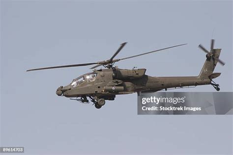 2,058 Apache Gunship Stock Photos, High-Res Pictures, and Images ...