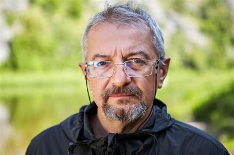 Premium Photo Portrait Of Man Wearing Eyeglasses