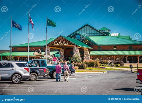 Cabelas Outdoor Merchandise Retail Store Editorial Photography - Image ...