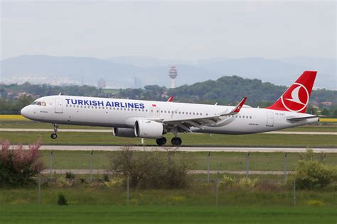 TC LSY Airbus A321 271NX Turkish Airlines LFLL Lyon Flickr