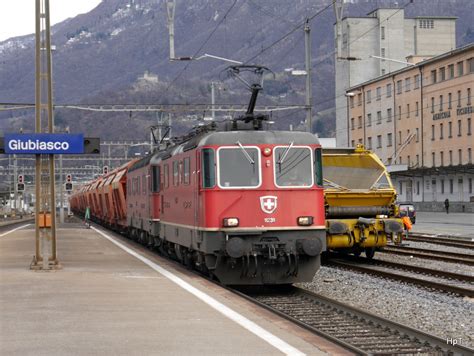 Sbb Re Mit Re Vor G Terzug Bei Der Durchfahrt In