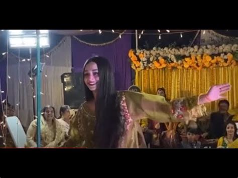 Pakistani Girl Mano Dance Video Viral Mera Dil Ye Pukary Aja Wedding