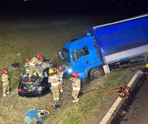 Dolnośląskie Śmiertelny wypadek na DK 94 pod Bolesławcem Ciężarówka