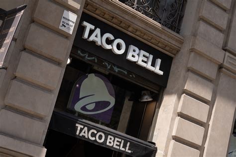 Taco Bell Christmas Party Included Three Way Sex Romps Lawsuit