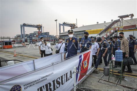 Menhub Tinjau Pelabuhan Tanjung Priok Antara Foto