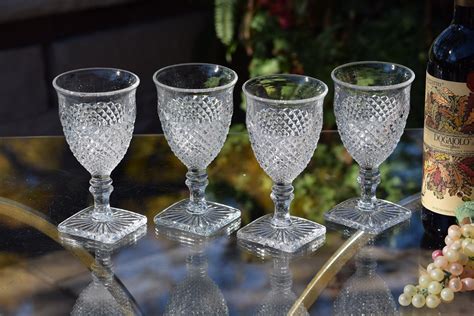 IT S THE LOOK Wow 4 Vintage Wine Glasses Pressed Glass Square Foot