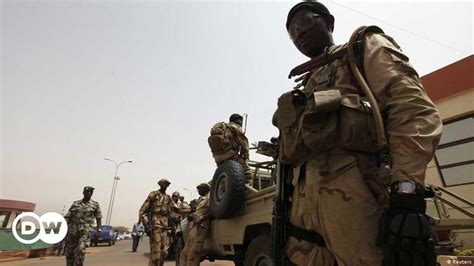 Mali coup leaders handed 72-hour ultimatum | News | DW | 30.03.2012