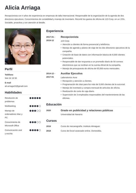 A Professional Resume For A Woman In Spanish