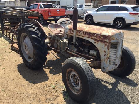 Ferguson TEA20 Tractor Truck Tractor Parts Wrecking