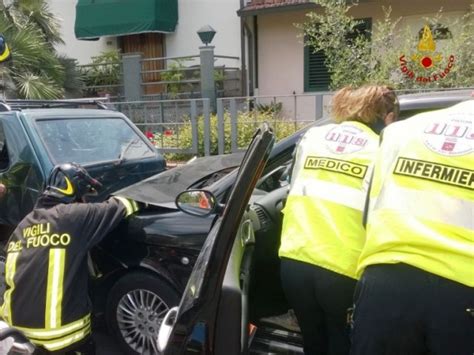 Pontenuovo 44enne Soccorso Dopo Essere Rimasto Incastrato In Un