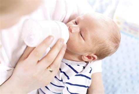 Cantidad de leche para el bebé Cómo saber la que necesita