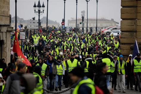 Police Teargas Yellow Vest Protesters In Paris New Straits Times