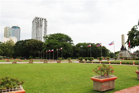 Full Day Guided Tour Of Historical Manila And Modern Makati